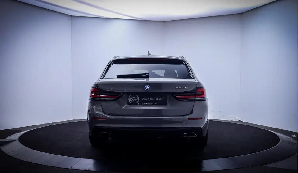 BMW 5-serie 5 Serie Touring 520e 204Pk BUSINESS Editio uit 2022, foto 6