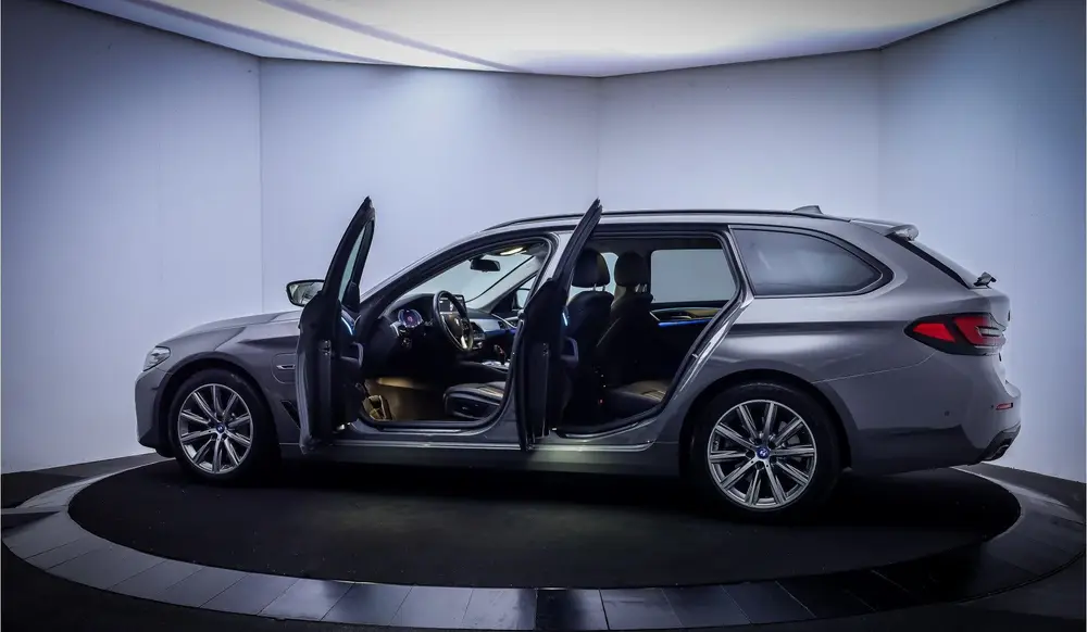 BMW 5-serie 5 Serie Touring 520e 204Pk BUSINESS Editio uit 2022, foto 9