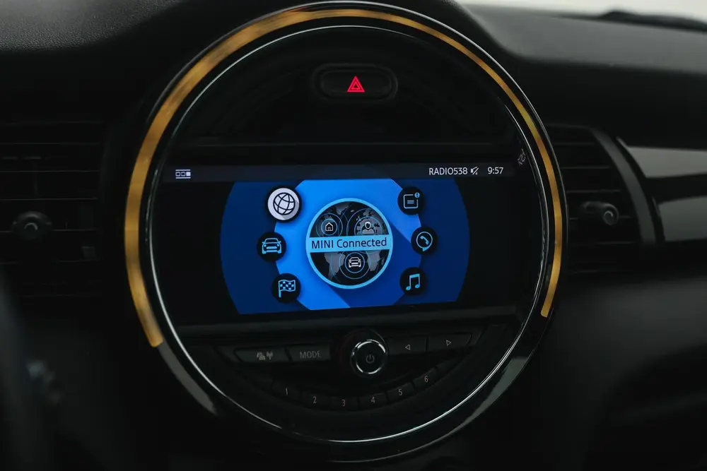 Mini Hatchback Cooper Chili Automaat / Panoramadak / Comfort uit 2019, foto 17