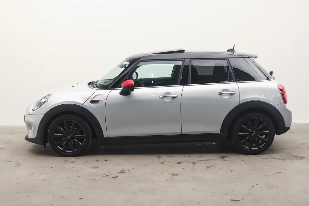 Mini Hatchback Cooper Chili Automaat / Panoramadak / Comfort uit 2019, foto 7