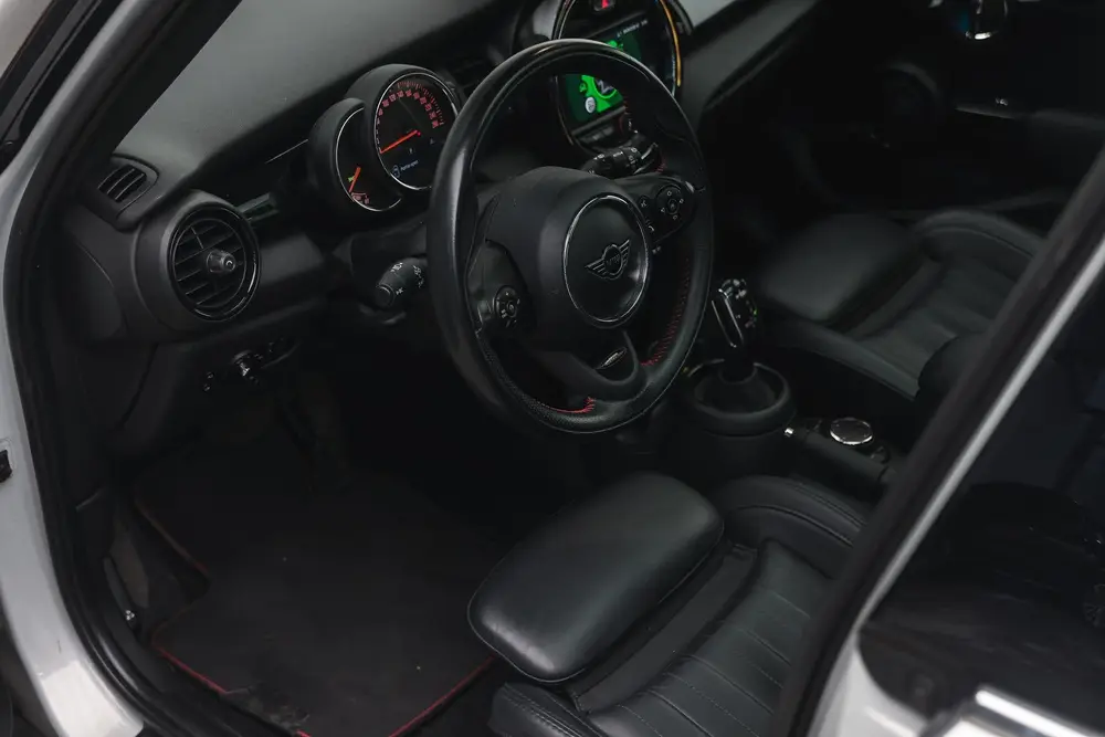 Mini Hatchback Cooper Chili Automaat / Panoramadak / Comfort uit 2019, foto 8