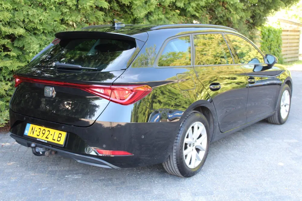 SEAT Leon 1.0 TSI Style Business Intense 110PK uit 2021, foto 2