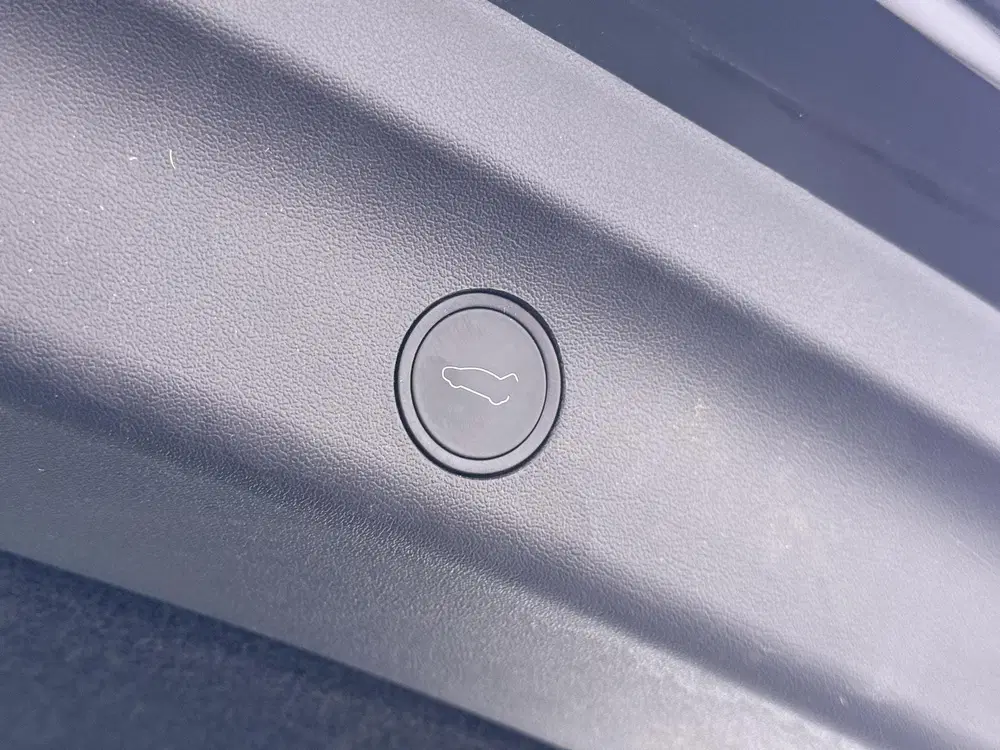 Tesla Model Y Long Range AWD 75 kWh SOH 98% uit 2024, foto 14