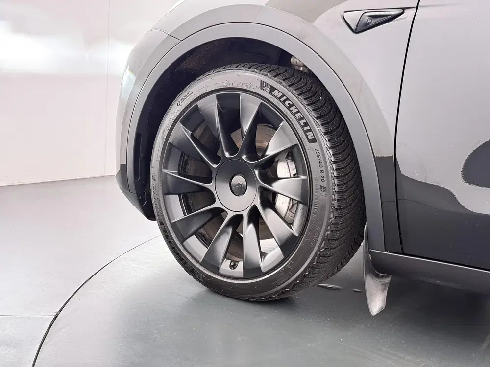Tesla Model Y Long Range AWD 75 kWh SOH 98% uit 2024, foto 15