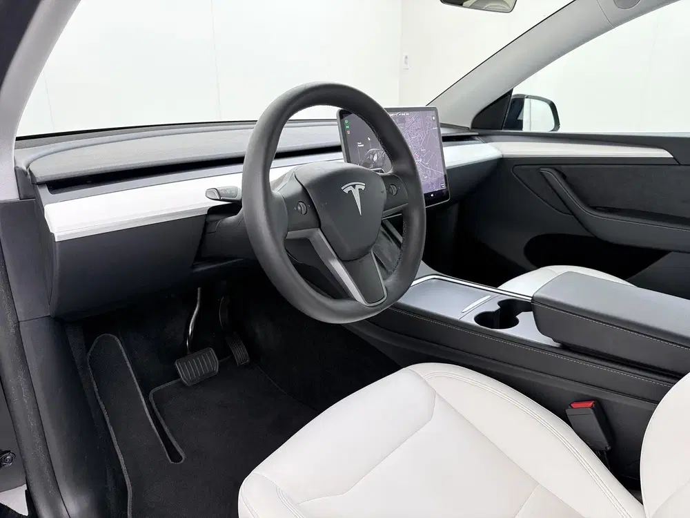 Tesla Model Y Long Range AWD 75 kWh SOH 98% uit 2024, foto 20