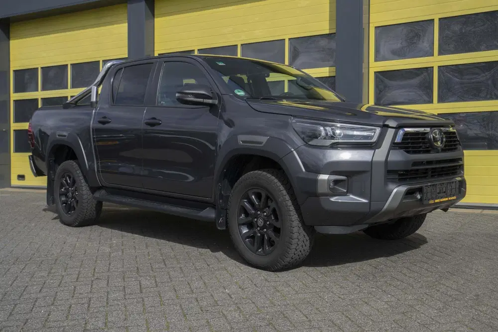 Toyota Hilux 2.8 D-4D Double Cab Invincible uit 2023, foto 2
