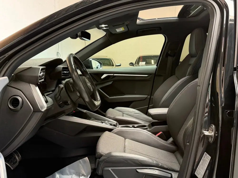 Audi A3 35 TFSI S line uit 2020, foto 3