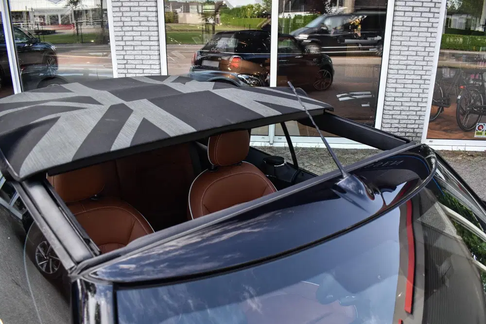 Mini Cabrio 1.5 Cooper Aut. JCW Pack Leder Navi Pro Ap uit 2021, foto 10