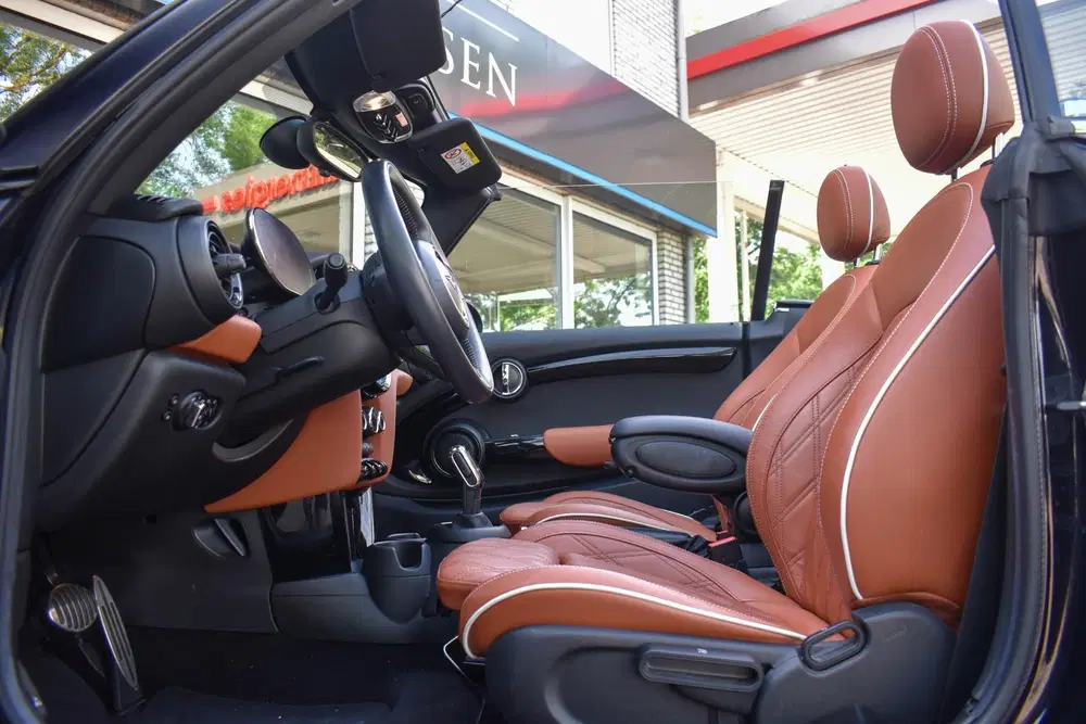 Mini Cabrio 1.5 Cooper Aut. JCW Pack Leder Navi Pro Ap uit 2021, foto 17