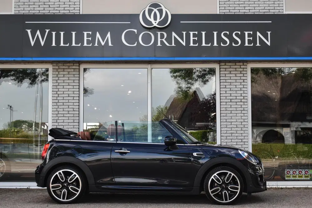 Mini Cabrio 1.5 Cooper Aut. JCW Pack Leder Navi Pro Ap uit 2021, foto 3