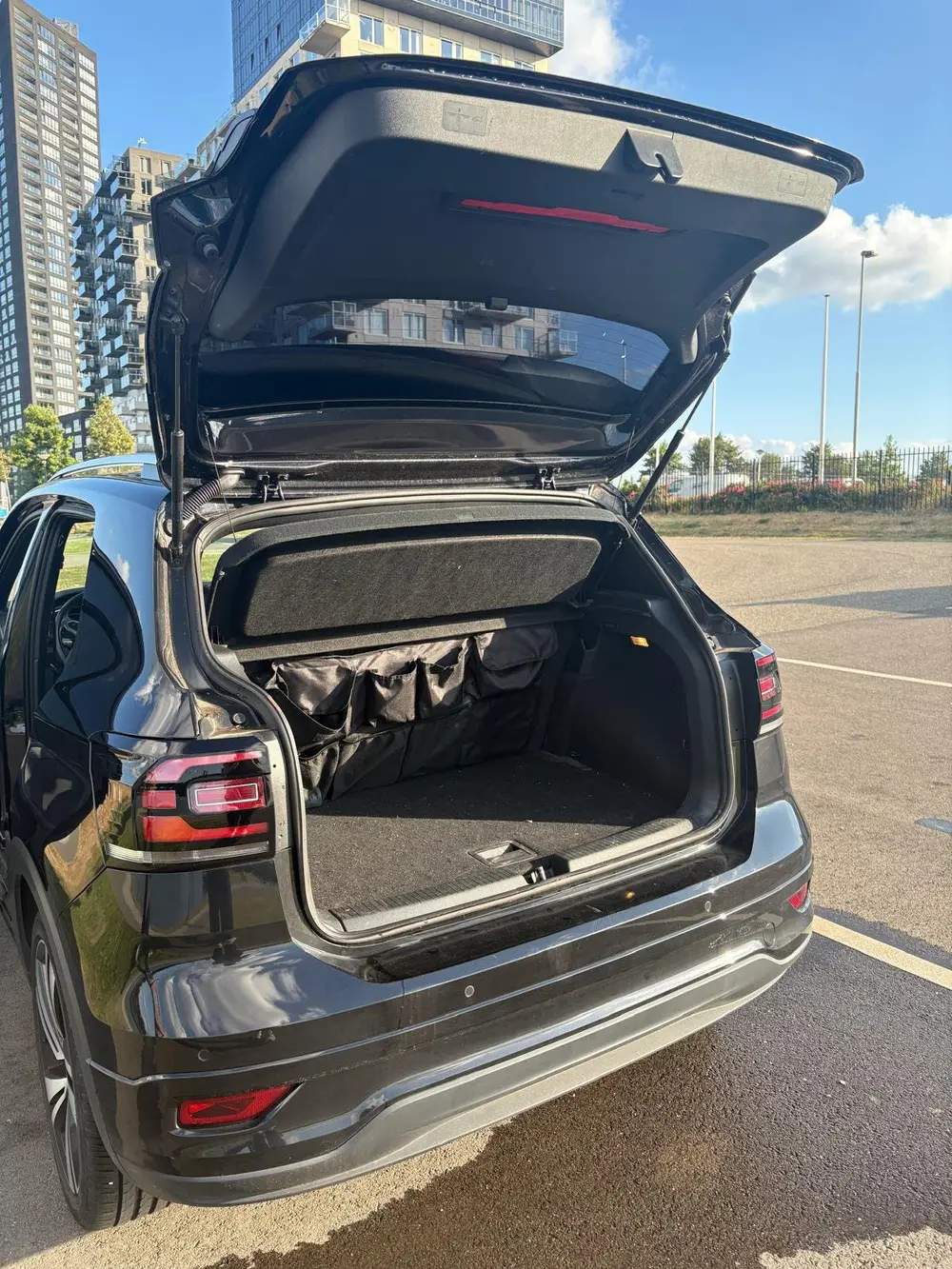 Volkswagen T-Cross R-Line 1.0 TSI 115PK 7-DSG 2019 zwart uit 2019, foto 3