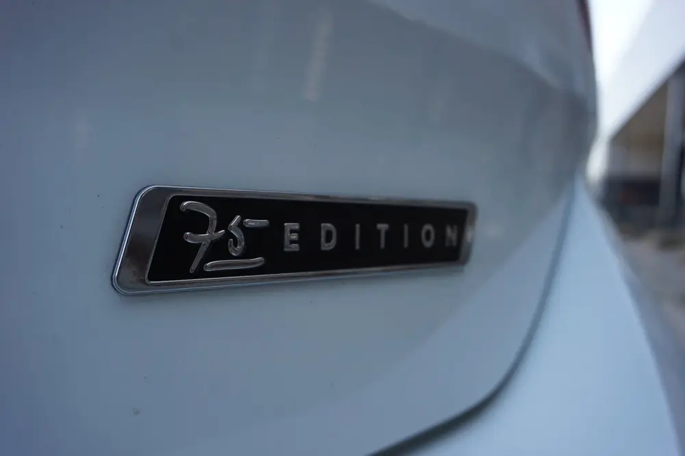 Volkswagen T-Roc 1.0 TSI Life 75 Edition uit 2023, foto 20