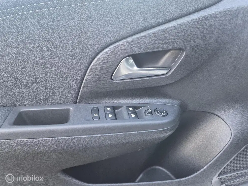 Opel Corsa 1.2 Edition uit 2020, foto 18