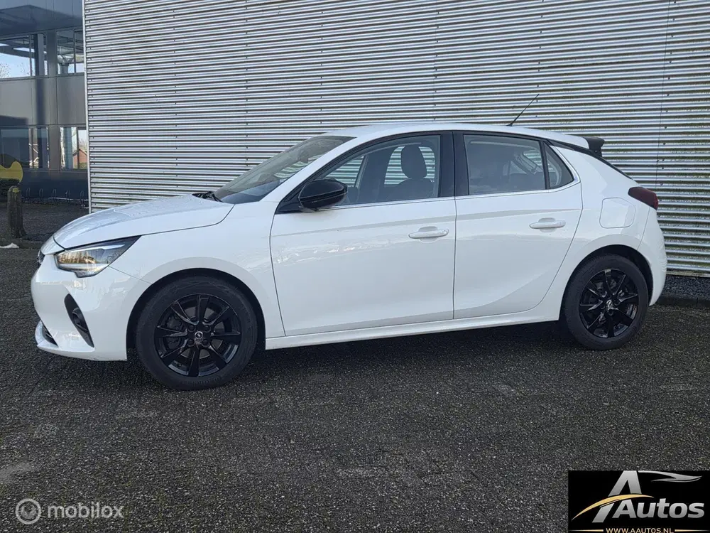 Opel Corsa 1.2 Edition uit 2020, foto 2