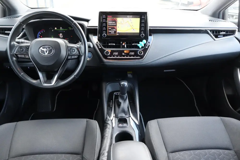 Toyota Corolla 1.8 Hybrid Executive Navigatie uit 2019, foto 2