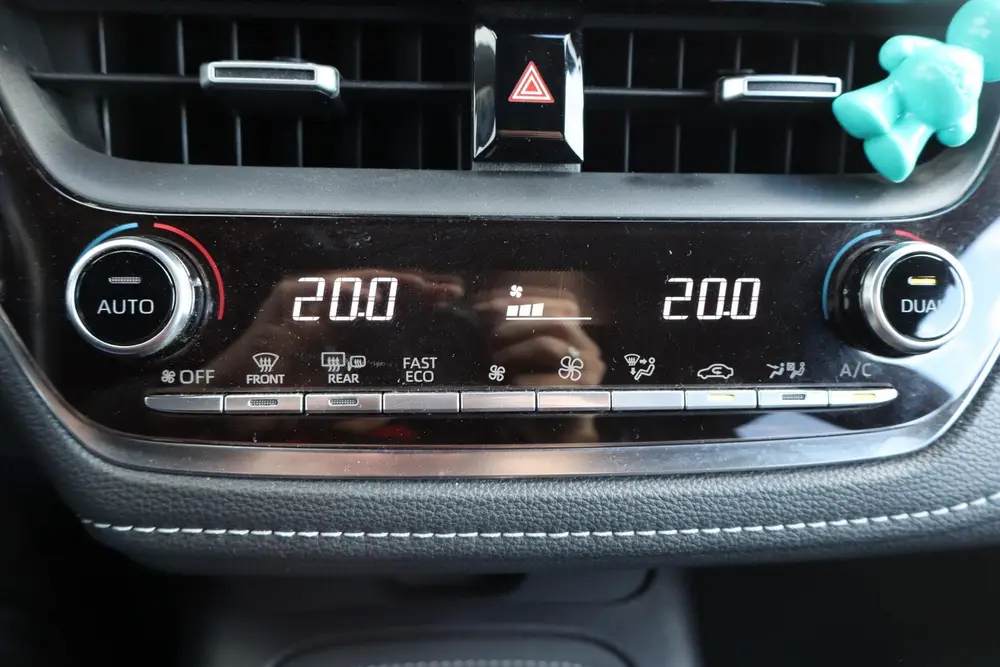 Toyota Corolla 1.8 Hybrid Executive Navigatie uit 2019, foto 6