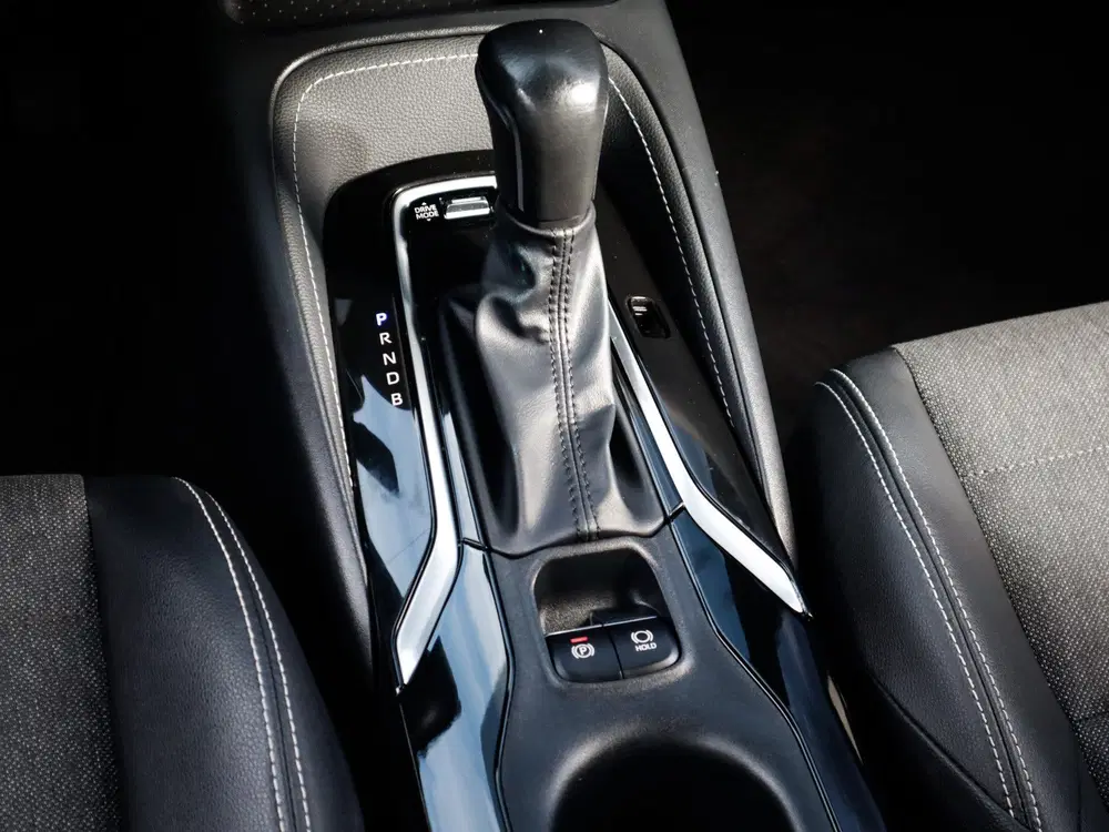 Toyota Corolla 1.8 Hybrid Dynamic 1e-Eig. & Keurig-Onderh uit 2023, foto 16