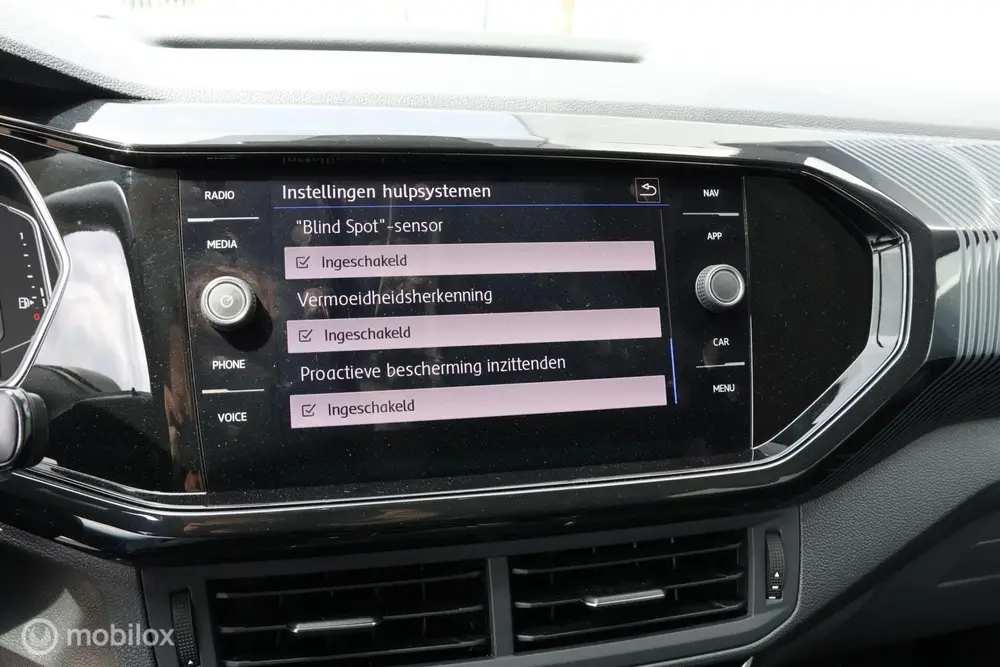 Volkswagen T-Cross 1.0 TSI Style I Camera I Trekhaak I Navig uit 2019, foto 14