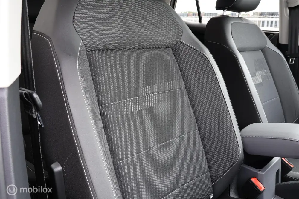 Volkswagen T-Cross 1.0 TSI Style I Camera I Trekhaak I Navig uit 2019, foto 17