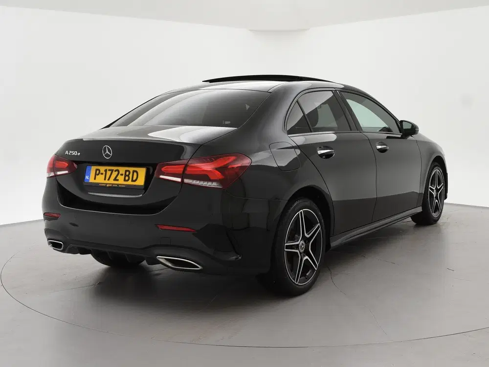 Mercedes-Benz A-Klasse 250e 218 PK SEDAN + PANORAMA uit 2022, foto 2