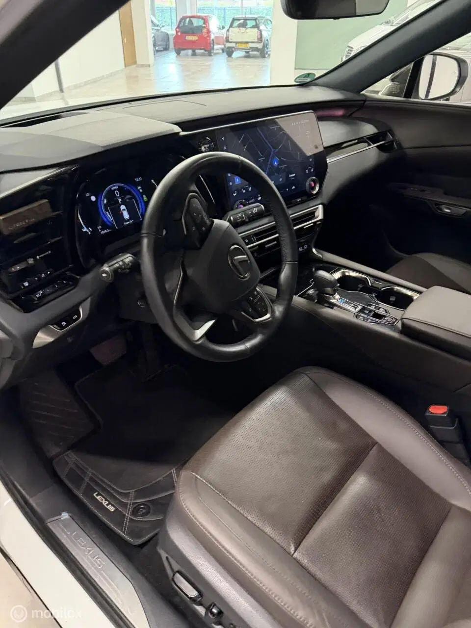 Lexus RX F SPORT Design AWD uit 2025, foto 3
