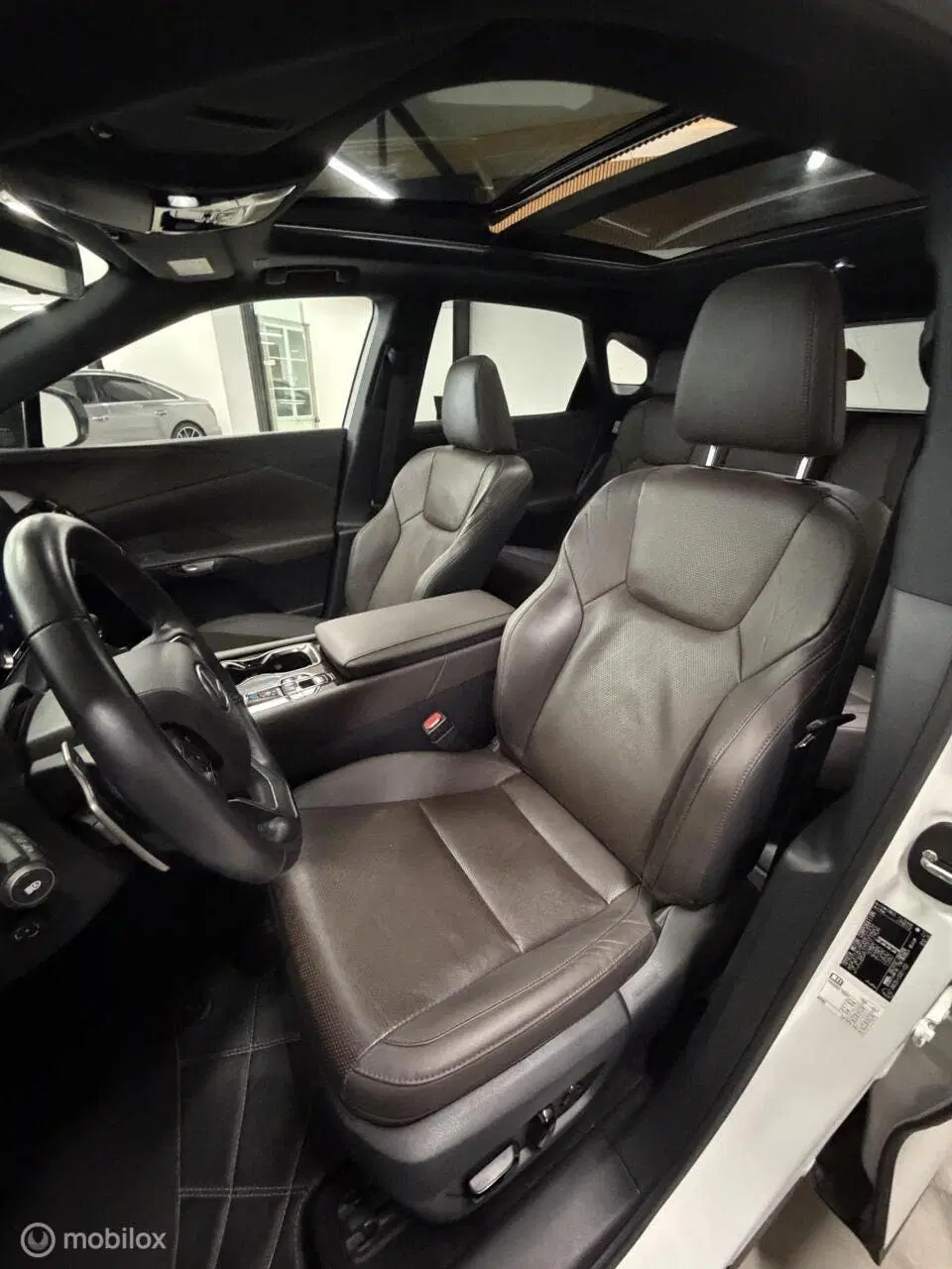Lexus RX F SPORT Design AWD uit 2025, foto 4
