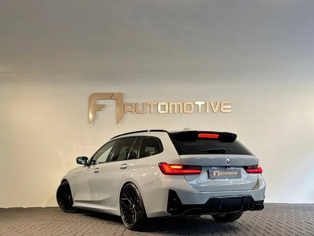 BMW 3-serie 330e Touring Pano uit 2023, foto 4