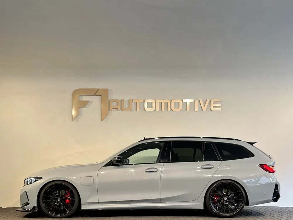 BMW 3-serie 330e Touring Pano uit 2023, foto 8