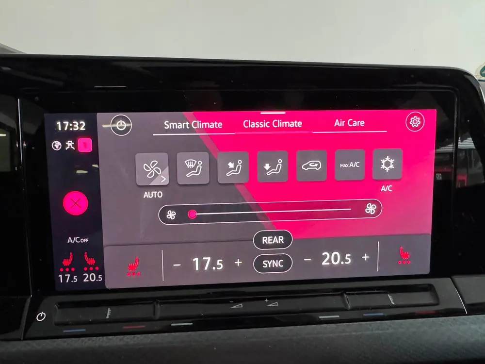 Volkswagen Golf 2.0 TDI R-Line Pano|Camera|Stoelverwarming|S uit 2022, foto 20