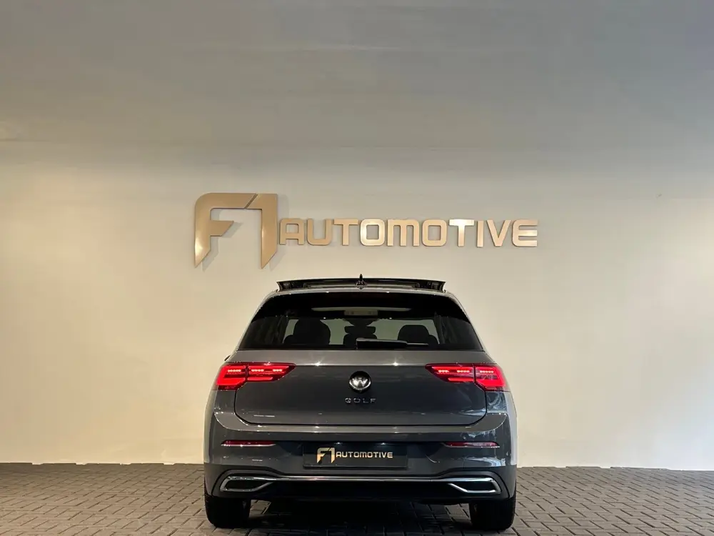 Volkswagen Golf 2.0 TDI R-Line Pano|Camera|Stoelverwarming|S uit 2022, foto 4