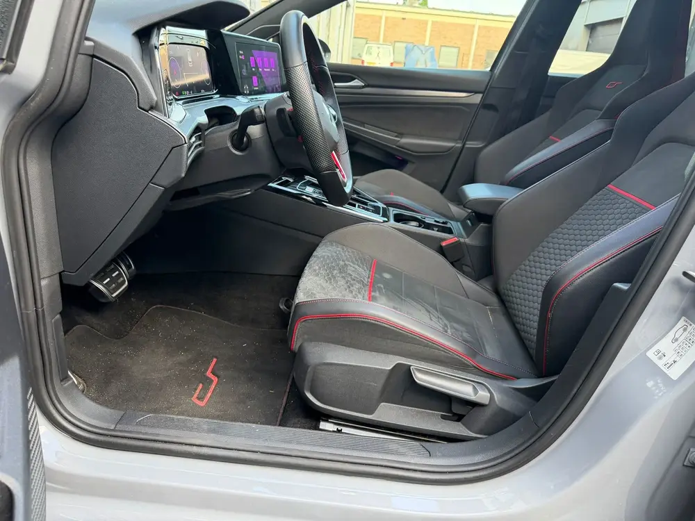 Volkswagen Golf 2.0 GTI Clubsport Matrix/H&K//Pano uit 2022, foto 15