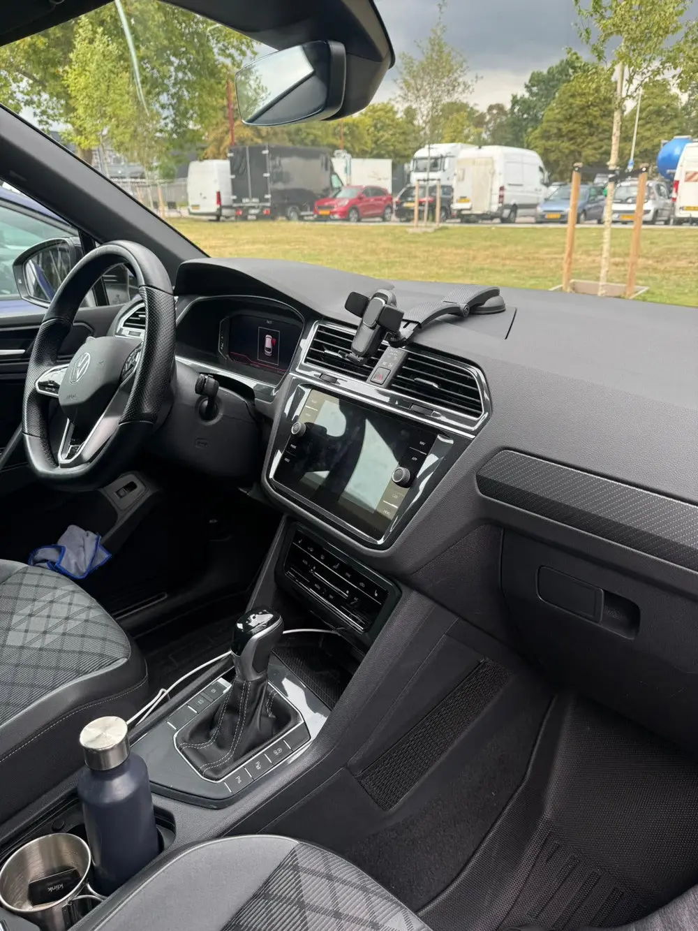 Volkswagen Tiguan 1.5 TSI ACT 150pk DSG 2021 Zwart uit 2021, foto 3