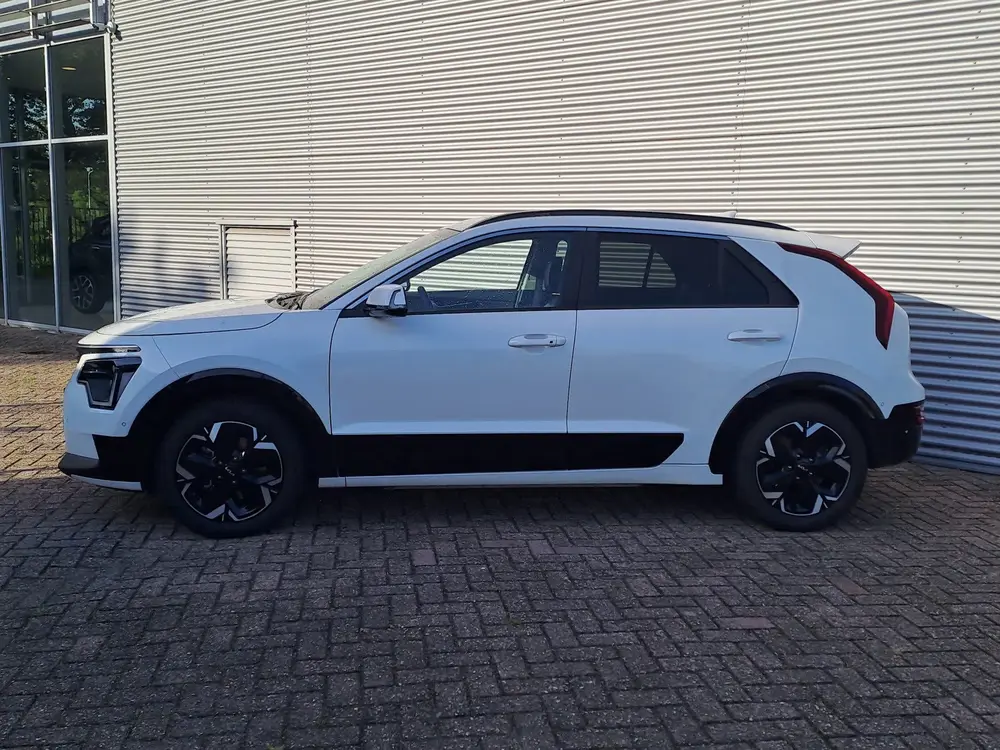 Kia Niro ExecutiveLine 64.8 kWh uit 2023, foto 2