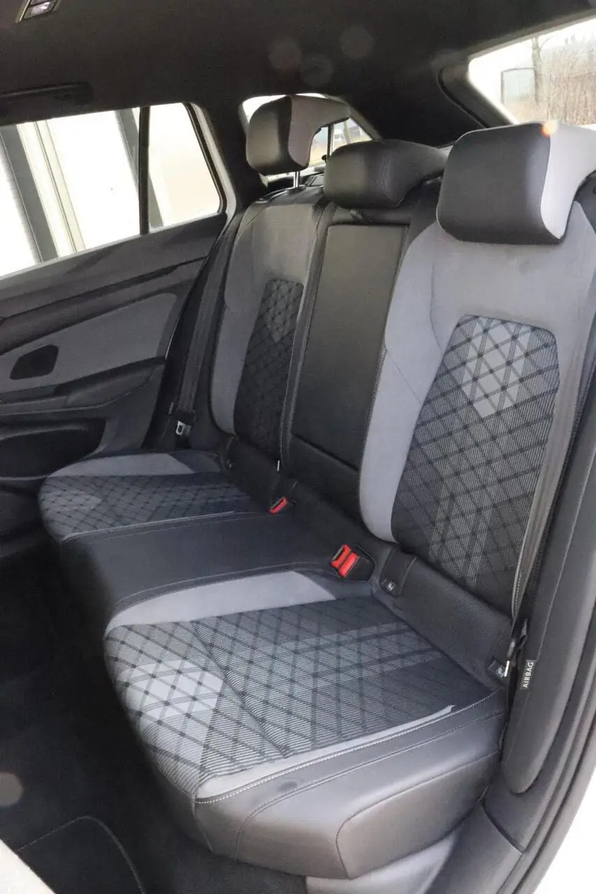 Volkswagen Golf Variant 1.5 eTSI R-Line H&K Blackstyle Trekh uit 2021, foto 16