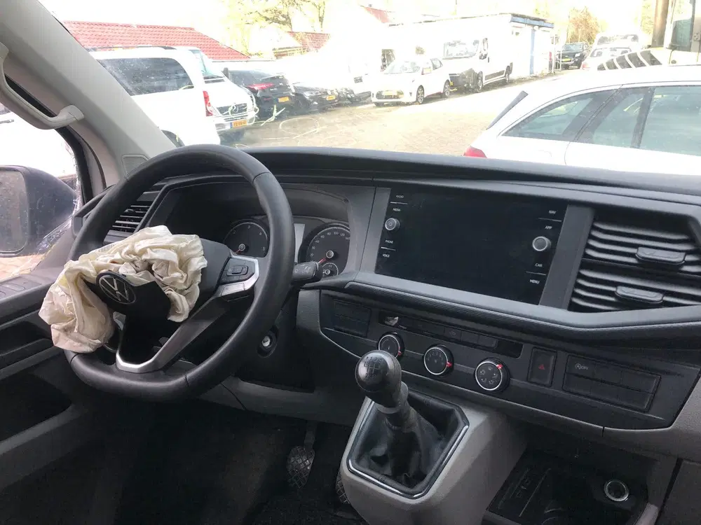 Volkswagen Transporter 6.1 2.0 TDI Airco Navi 110pk L2 2023 uit 2023, foto 13