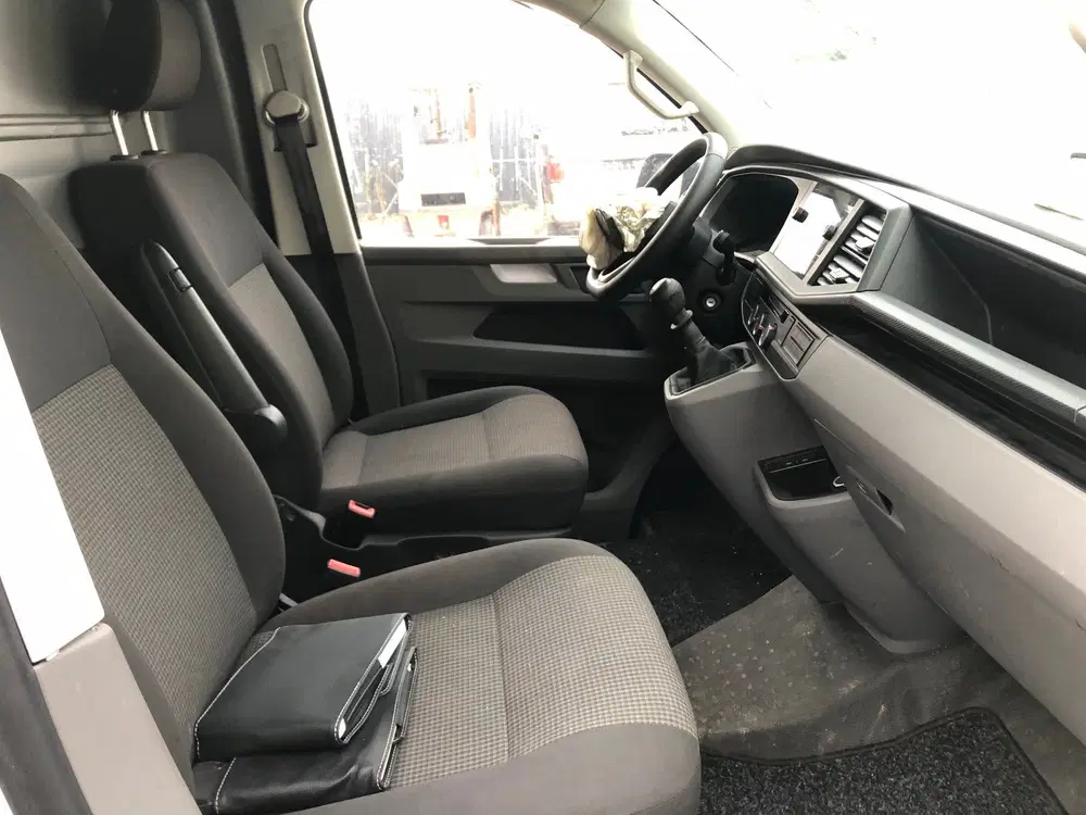 Volkswagen Transporter 6.1 2.0 TDI Airco Navi 110pk L2 2023 uit 2023, foto 14