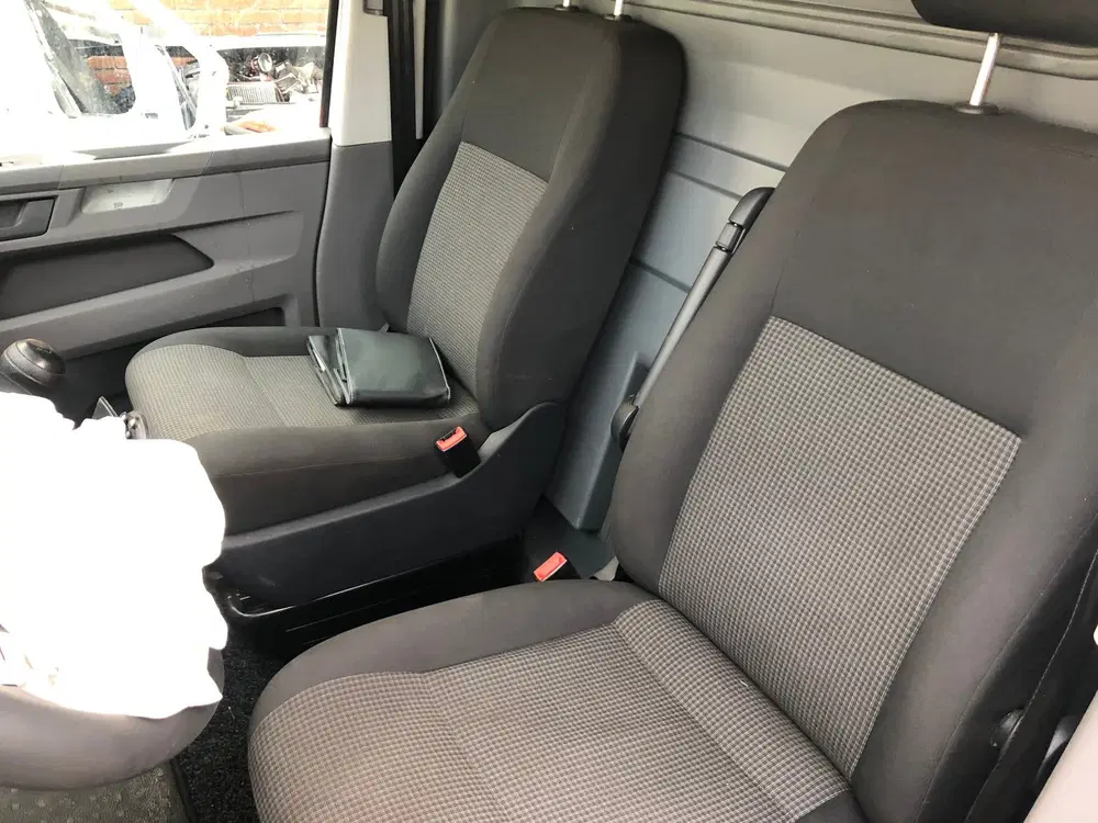 Volkswagen Transporter 6.1 2.0 TDI Airco Navi 110pk L2 2023 uit 2023, foto 15