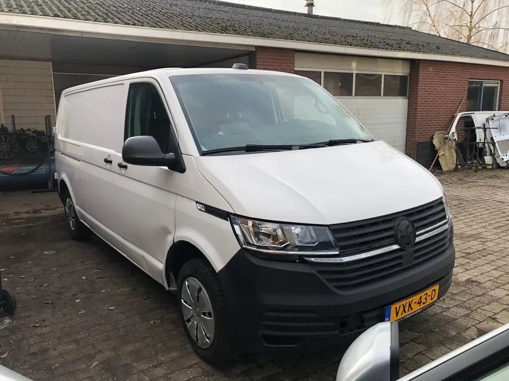 Volkswagen Transporter 6.1 2.0 TDI Airco Navi 110pk L2 2023 uit 2023, foto 2