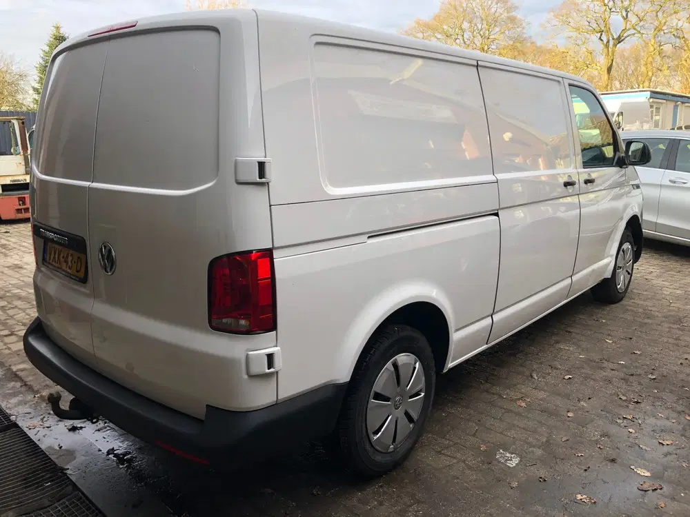 Volkswagen Transporter 6.1 2.0 TDI Airco Navi 110pk L2 2023 uit 2023, foto 3