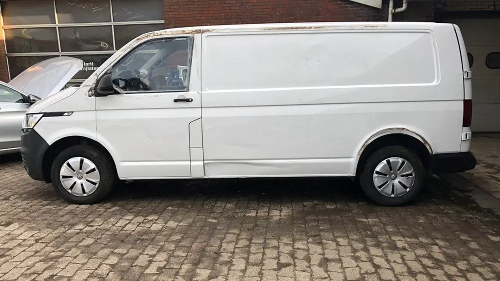 Volkswagen Transporter 6.1 2.0 TDI Airco Navi 110pk L2 2023 uit 2023, foto 6