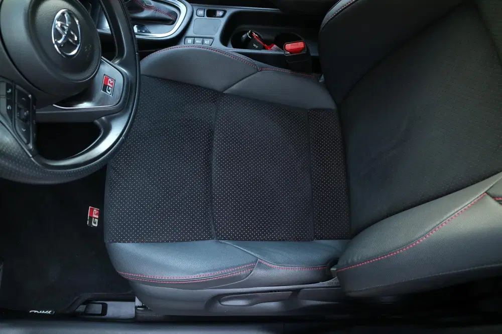 Toyota Yaris 1.5 Hybrid GR Sport uit 2022, foto 10