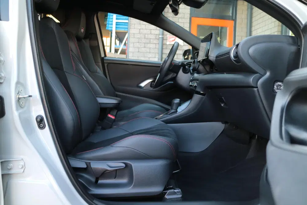 Toyota Yaris 1.5 Hybrid GR Sport uit 2022, foto 17