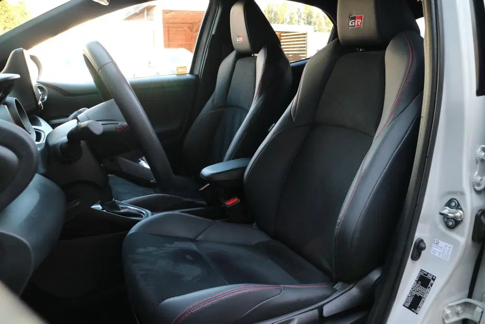 Toyota Yaris 1.5 Hybrid GR Sport uit 2022, foto 9