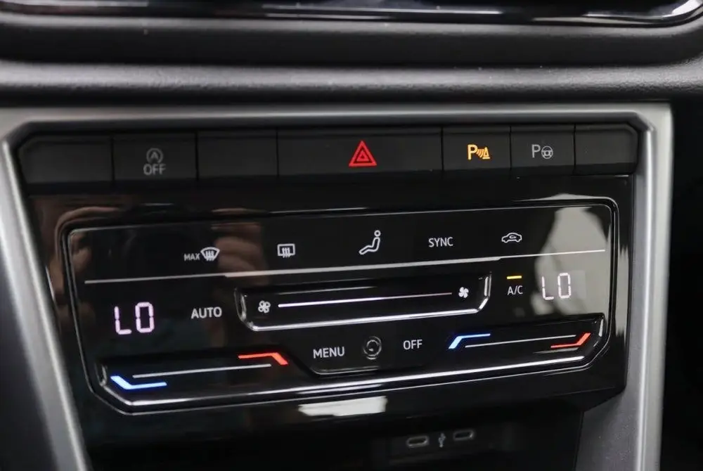 Volkswagen T-Roc 1.0 TSI Life Plus 110PK | Adaptive Cruise | uit 2022, foto 17