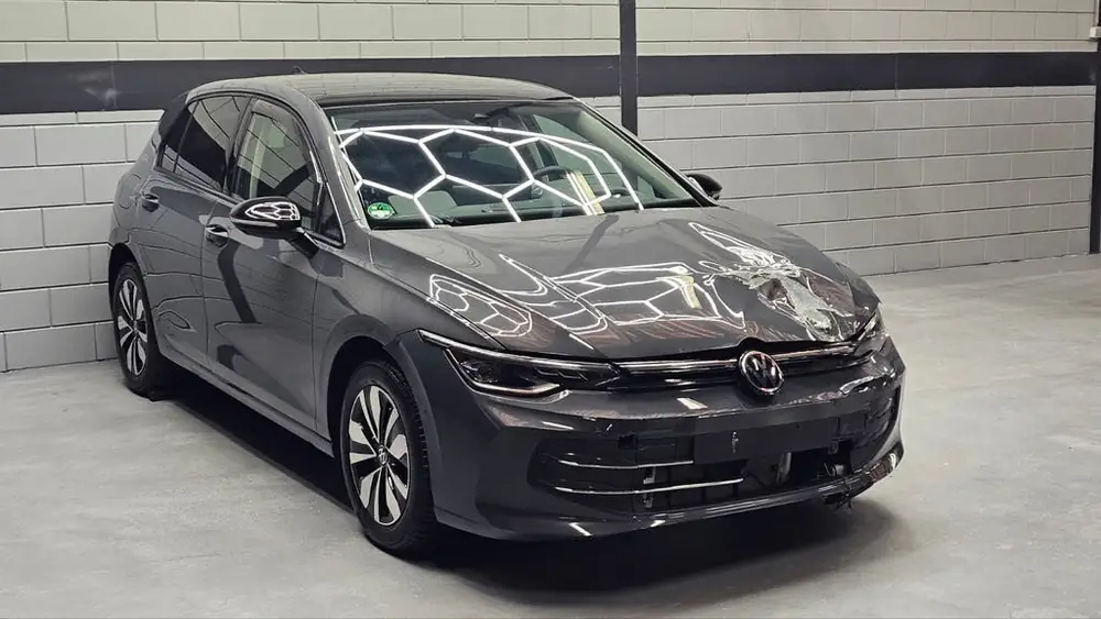Volkswagen Golf VW Golf 8.5 1.5 Hybride/Benzine Pano Bj 2025 met schade .!! uit 2025