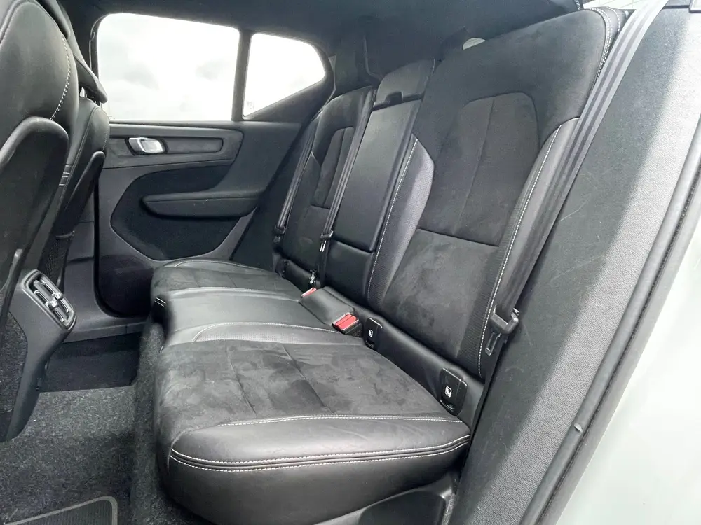 Volvo XC40 1.5 T3 R-Design PANO CAMERA LED KEYLESS uit 2019, foto 11