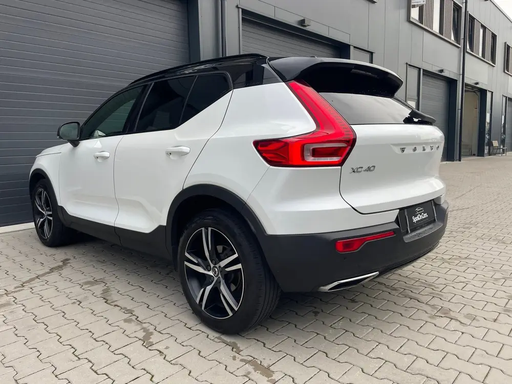 Volvo XC40 1.5 T3 R-Design PANO CAMERA LED KEYLESS uit 2019, foto 13