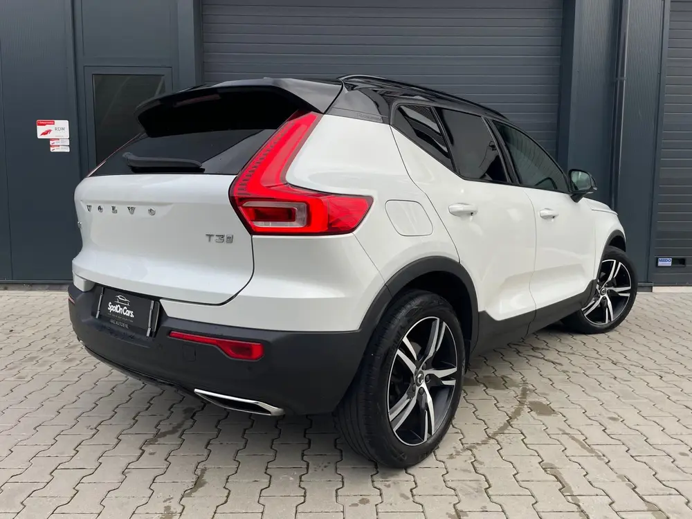 Volvo XC40 1.5 T3 R-Design PANO CAMERA LED KEYLESS uit 2019, foto 2