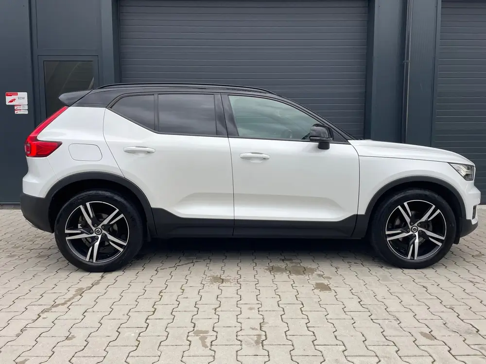 Volvo XC40 1.5 T3 R-Design PANO CAMERA LED KEYLESS uit 2019, foto 9