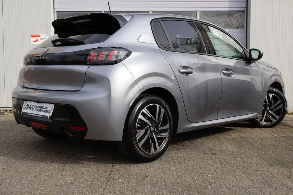 Peugeot 208 uit 2020, foto 11